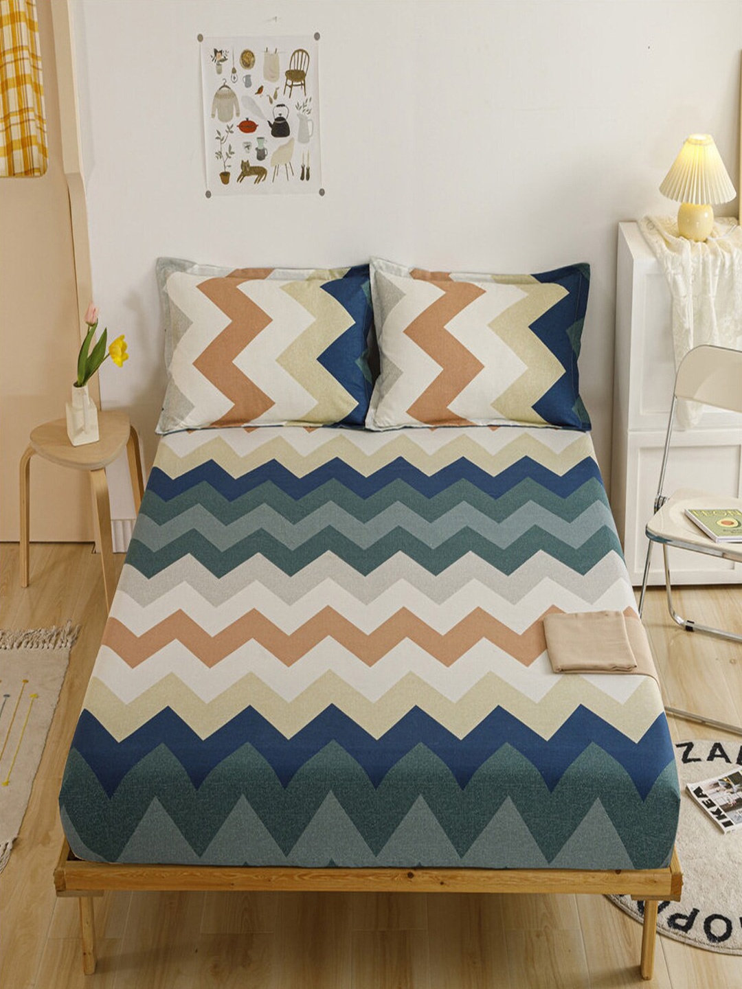 

JC HOME Beige & Blue Geometric 140 TC Fitted King Bedsheet With 2 Pillow Covers