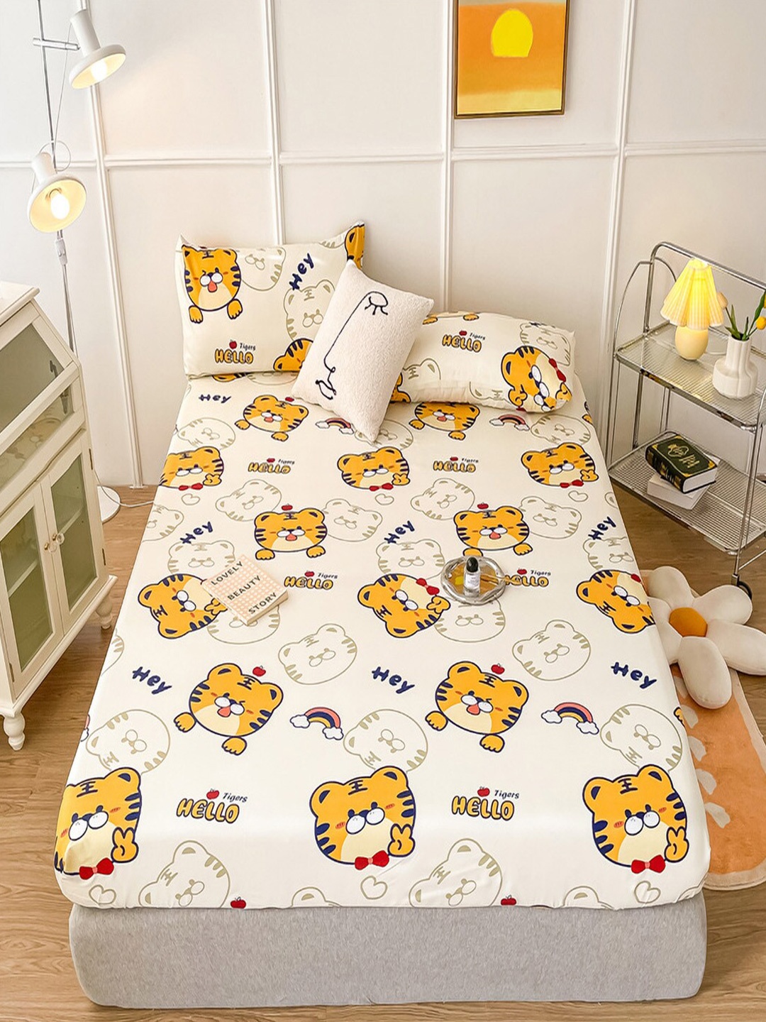 

JC HOME White & Yellow Printed 150 TC Fitted King Bedsheet & 2 Pillow Covers