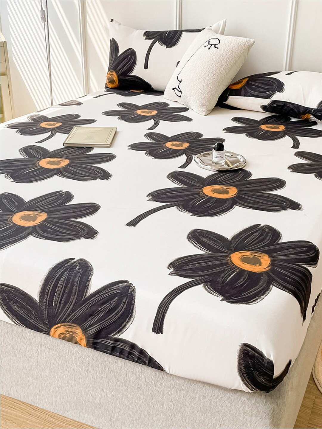 

JC HOME White & Black Floral Printed 150 TC Fitted Single Bedsheet & Pillow Cover