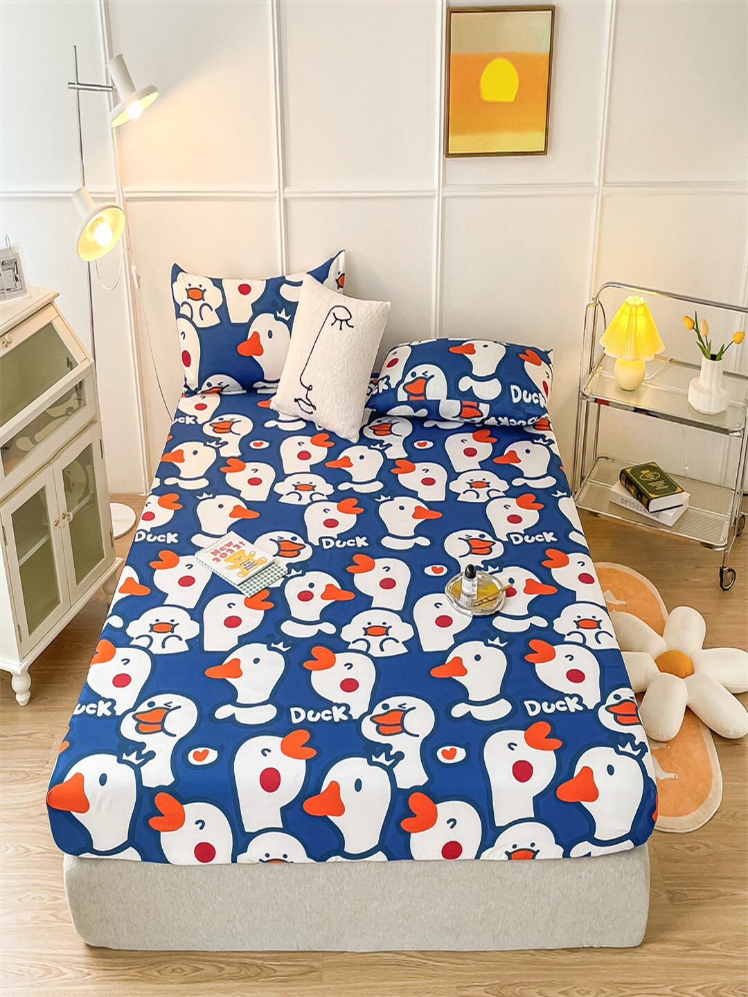 

JC Collection Blue & White Printed Fitted 150 TC Single Bedsheet With 1 Pillow Covers