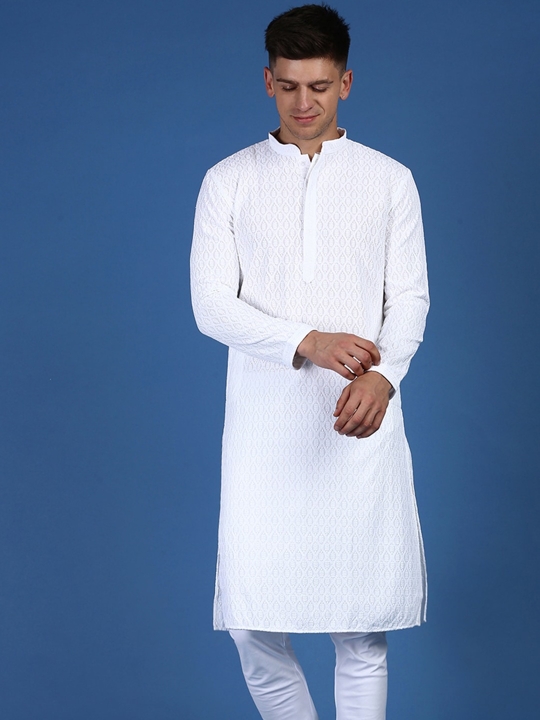 

Sanwara Ethnic Motifs Chikankari Embroidered Cotton Kurta, White