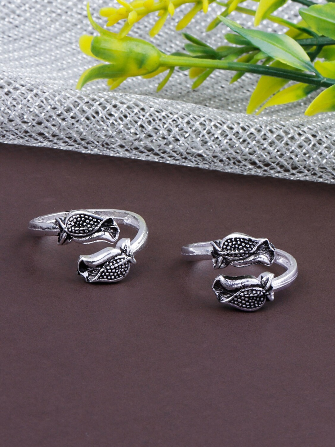 

Silver Shine Set Of 2 Oxidised Silver-Plated Toe Rings