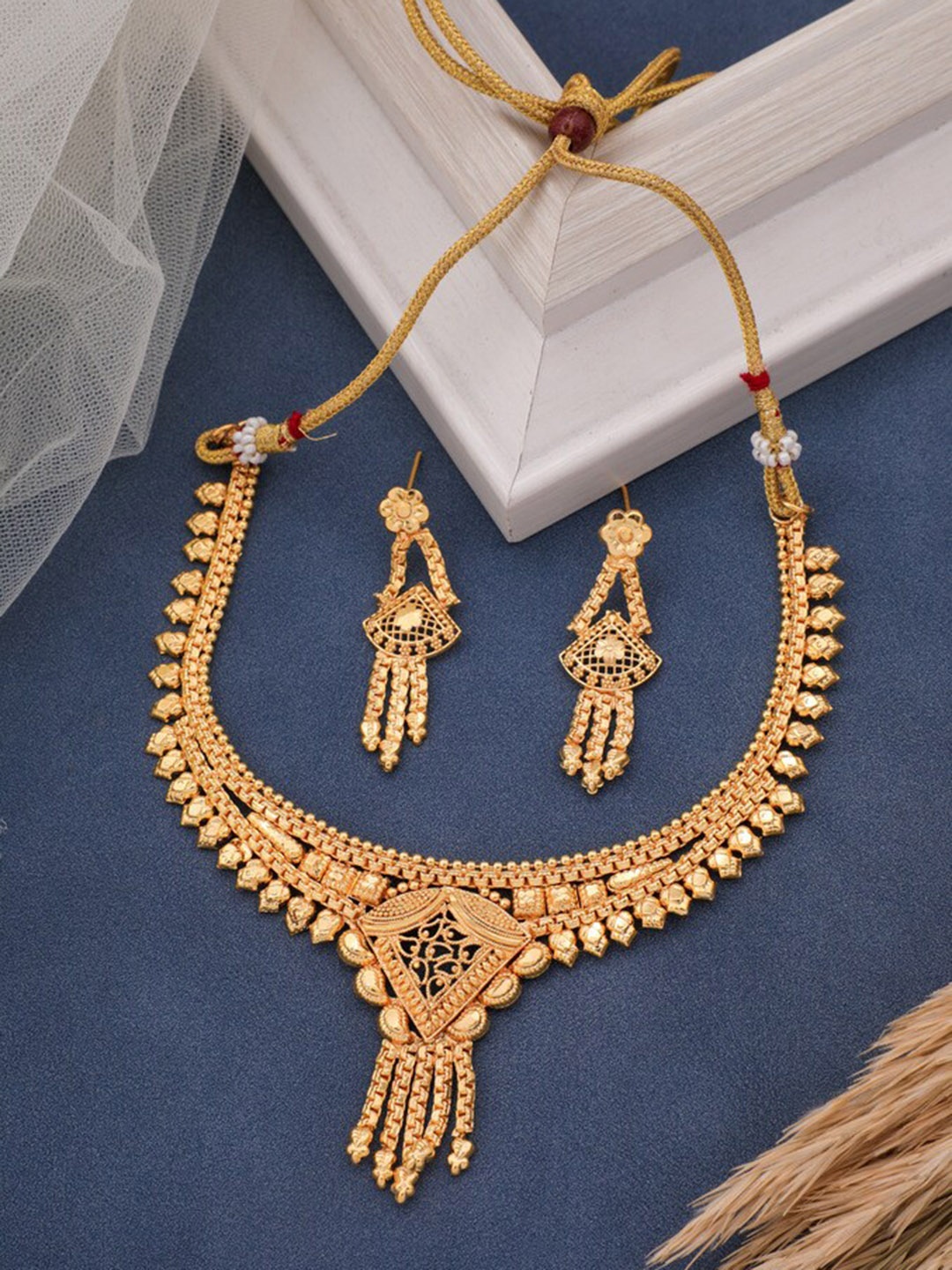 

ROFARWORD Gold-Plated Stone-Studded & Pearl Beaded Jewellery Set
