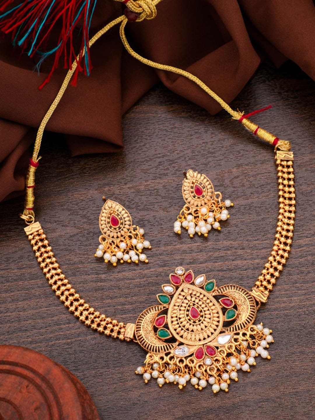 

ROFARWORD Gold-Plated Stone-Studded & Pearl Beaded Jewellery Set