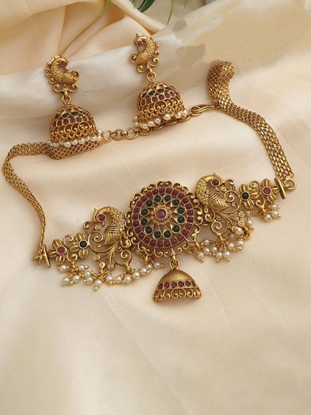 

ROFARWORD Gold-Plated Stone-Studded & Pearl Beaded Jewellery Set