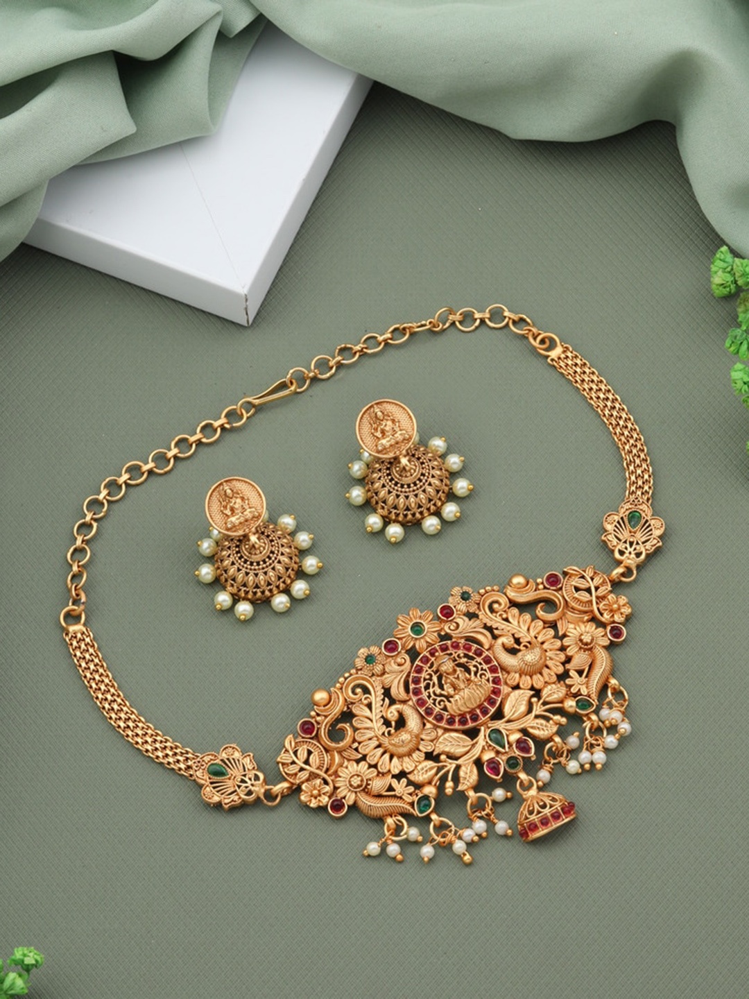 

ROFARWORD Gold-Plated Stone-Studded & Artificial Beaded Jewellery Set