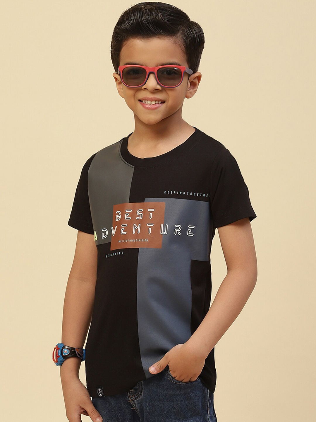 

Monte Carlo Boys Colourblocked Round Neck T-shirt, Black