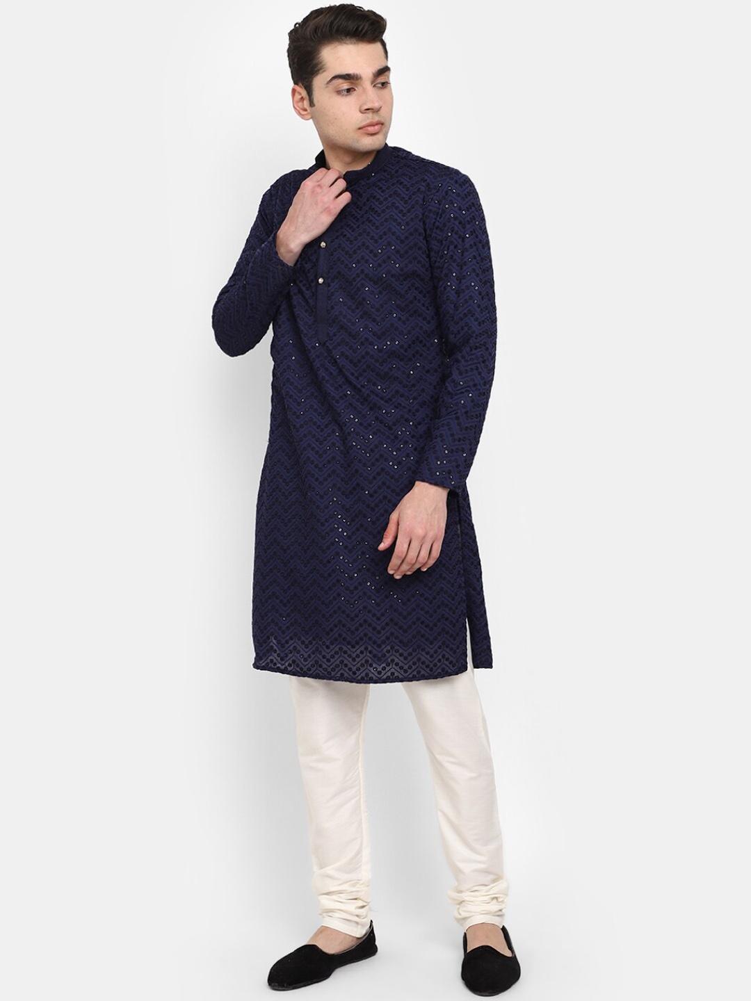 

V-Mart Mandarin Collar Geometric Self Design Sequinned Pure Cotton Kurta with Pyjamas, Navy blue