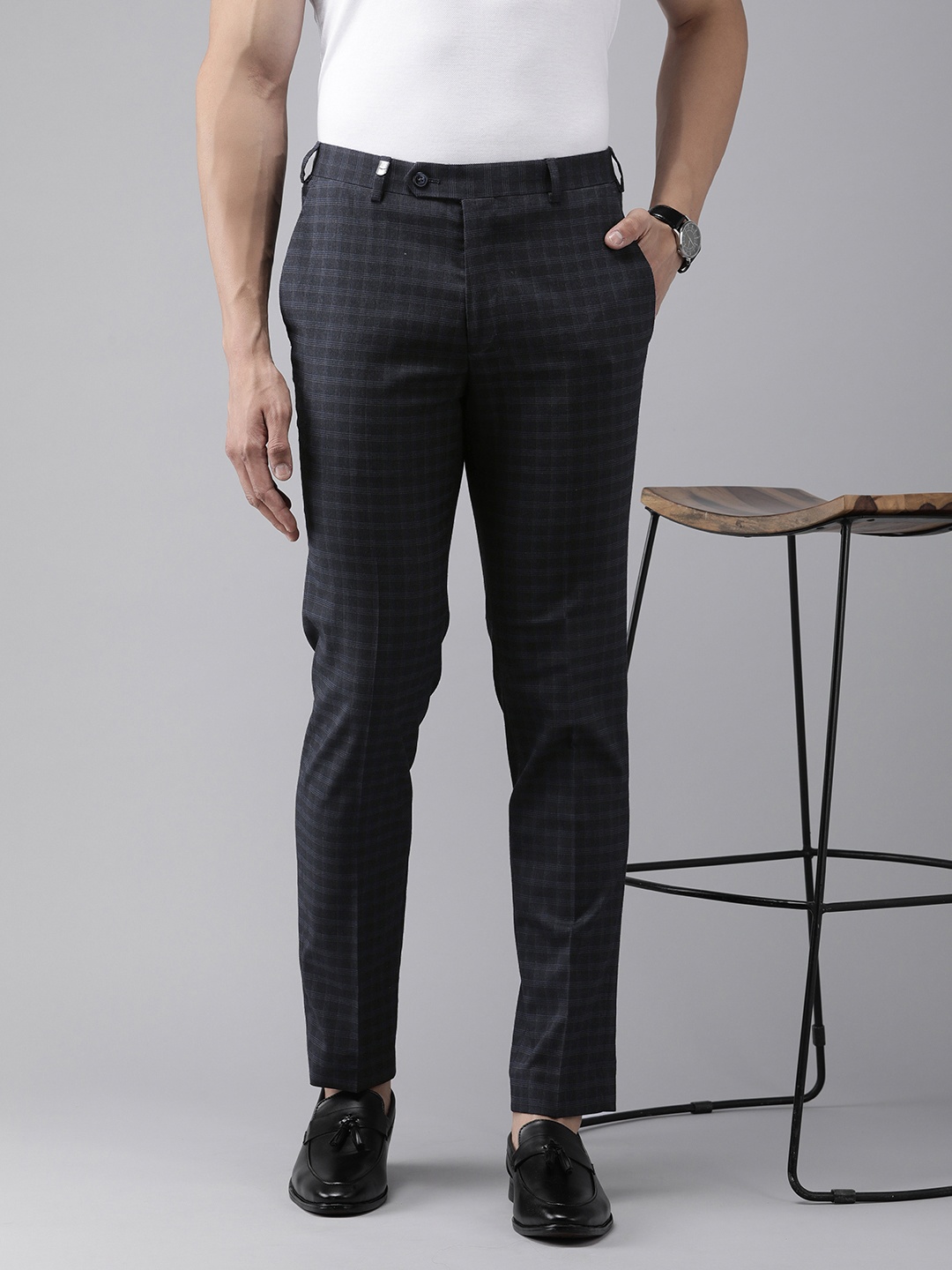 

Park Avenue Men Neo Fit Checked Trousers, Blue