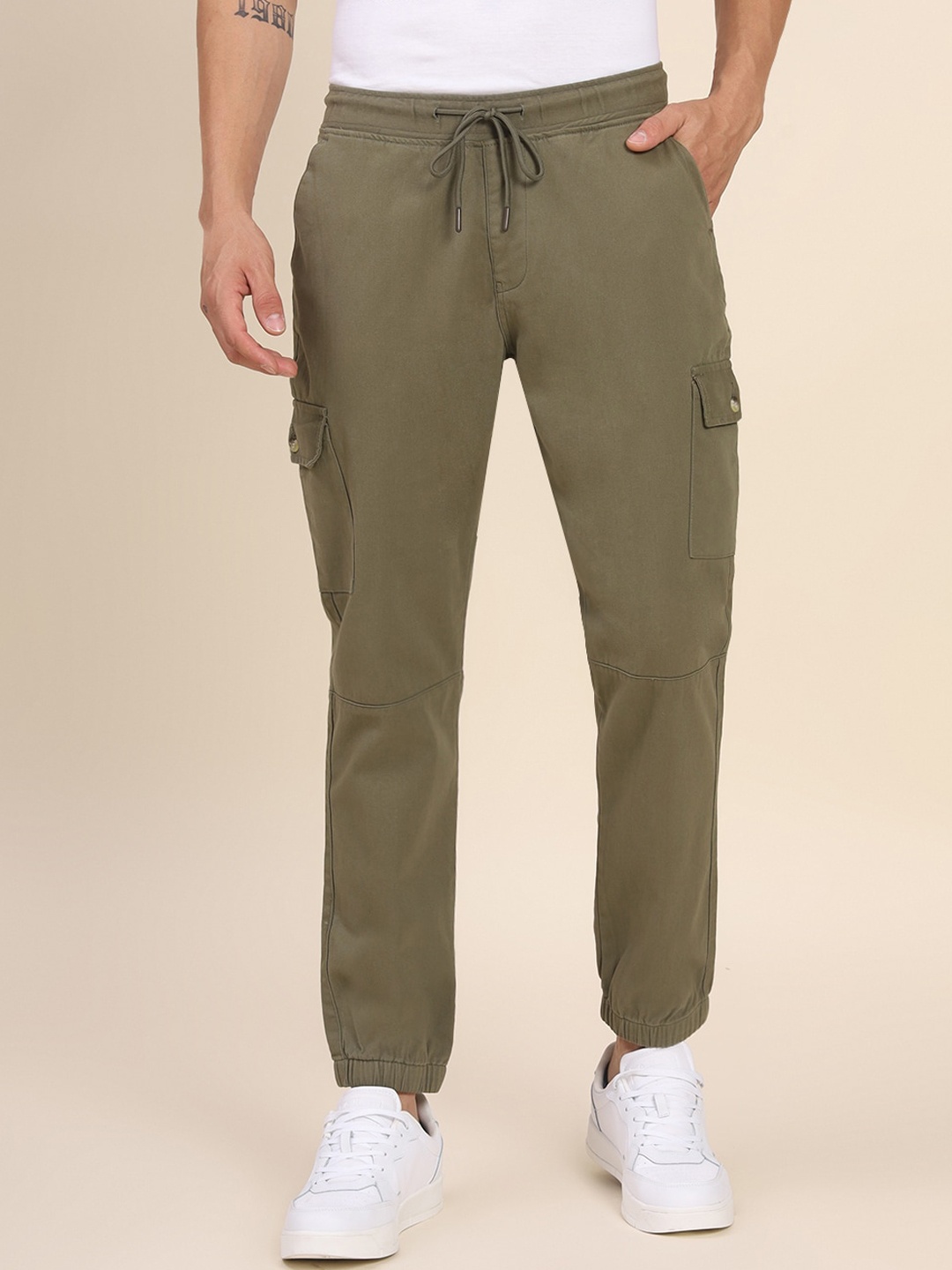 

Dennis Lingo Men Mid-Rise Cotton Cargo Trousers, Olive