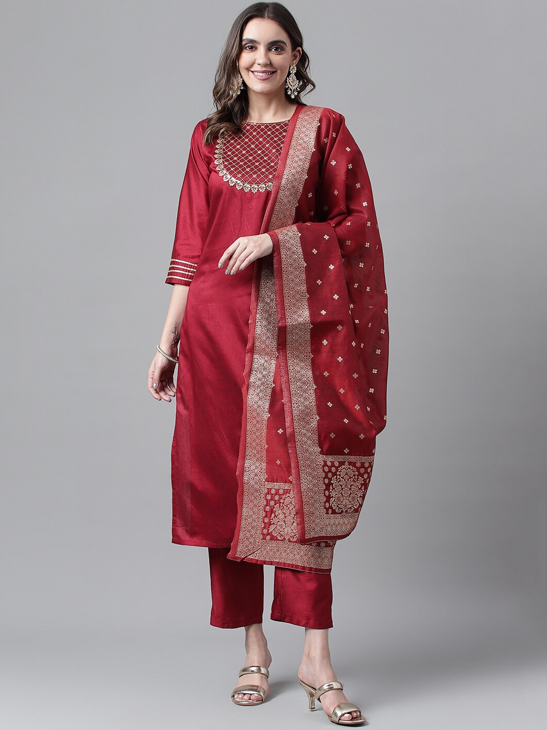 

RAJGRANTH Red & Gold Ethnic Motifs Yoke Design Sequinned Kurta With Trousers & Dupatta