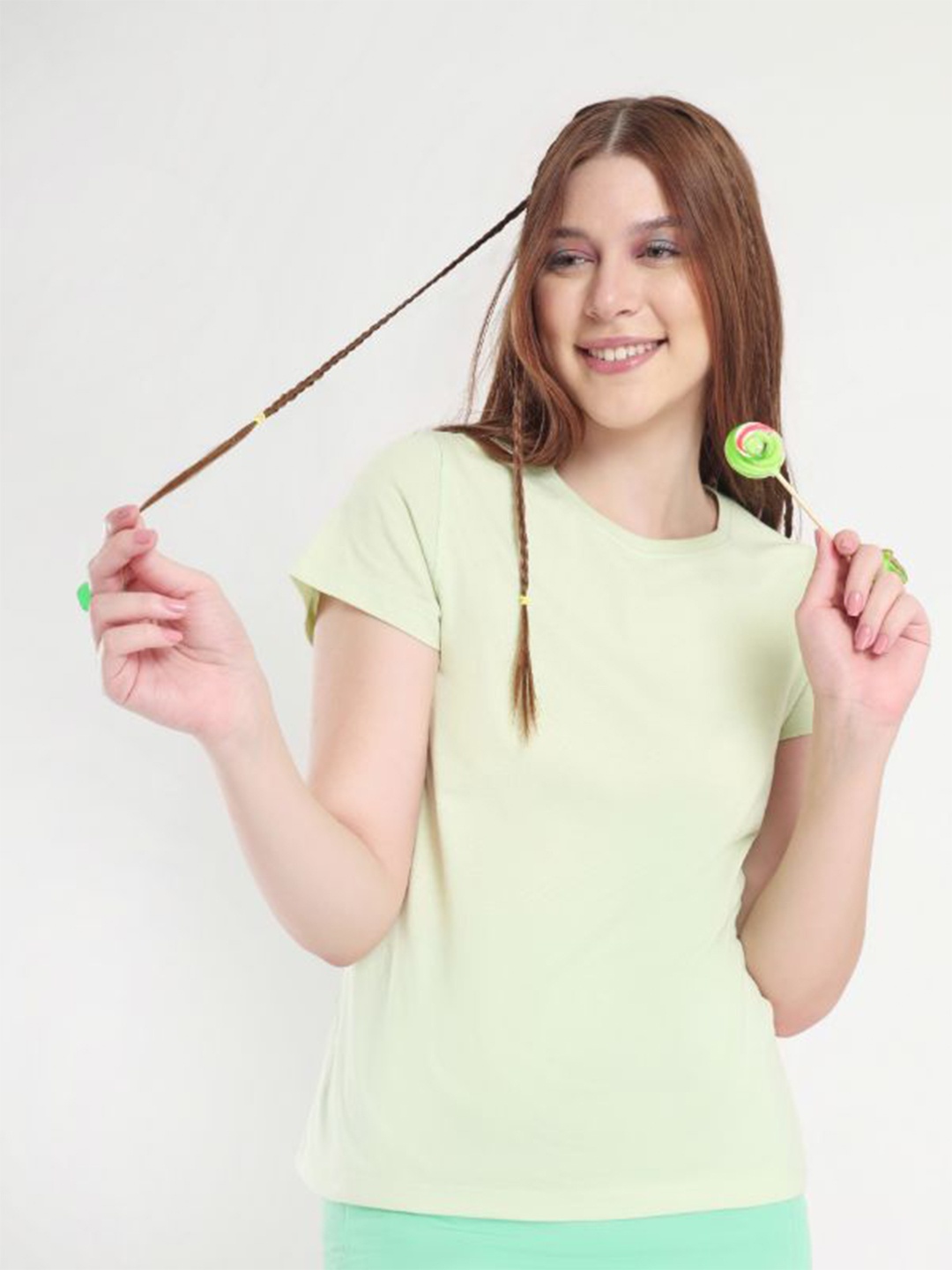 

NOBERO Round Neck Cotton T-shirt, Green