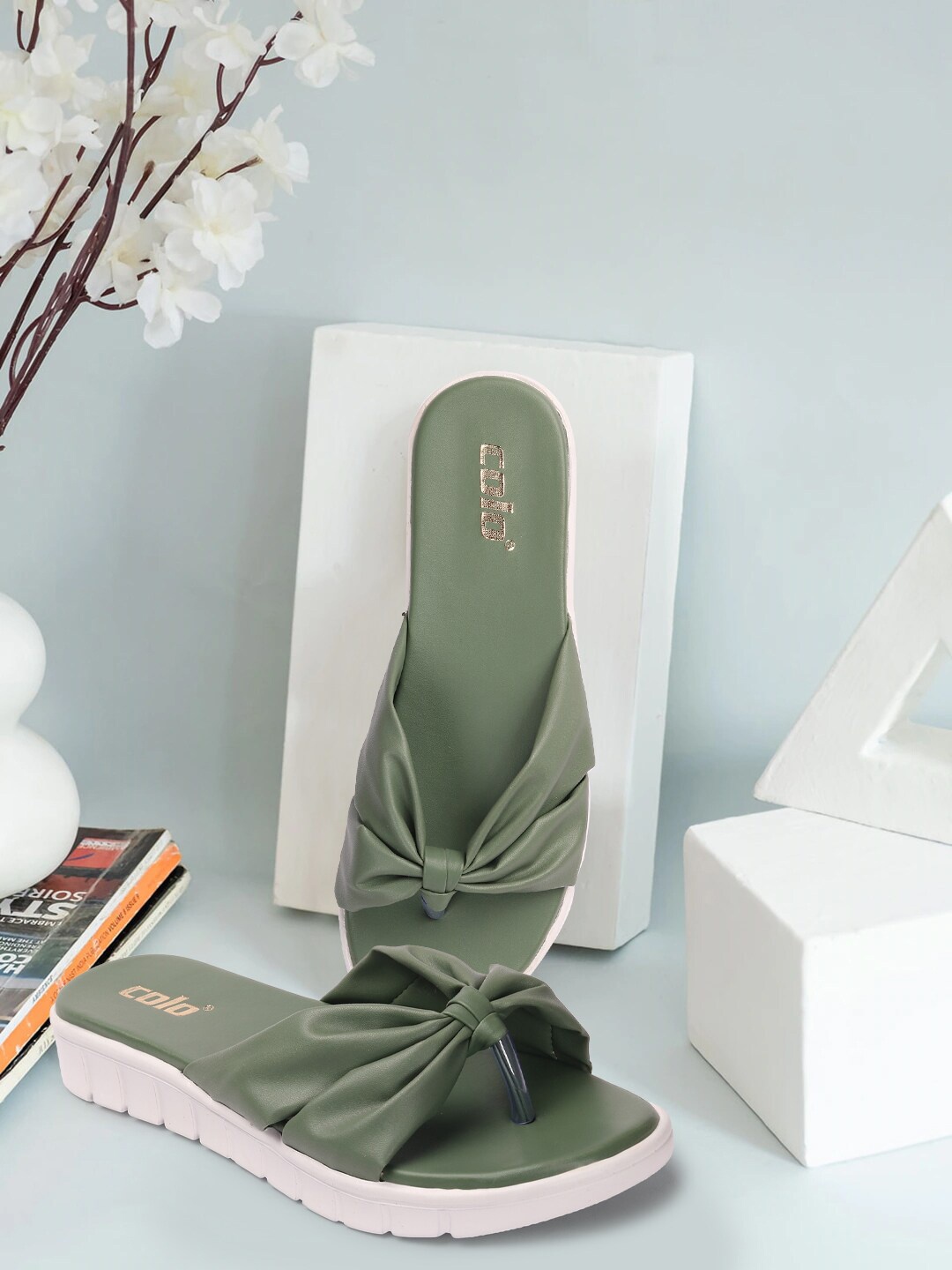 

Colo Women Open Toe Flats with Bows, Olive