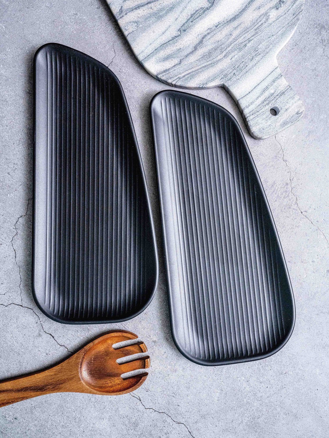 

Stehlen Black 2 Pieces Textured Melamine Serving V-Platter