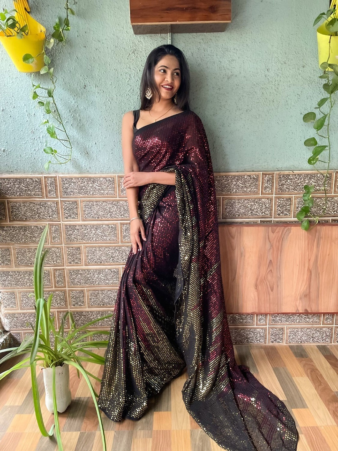 

Mitera Red & Gold-Toned Embellished Sequinned Poly Georgette Saree