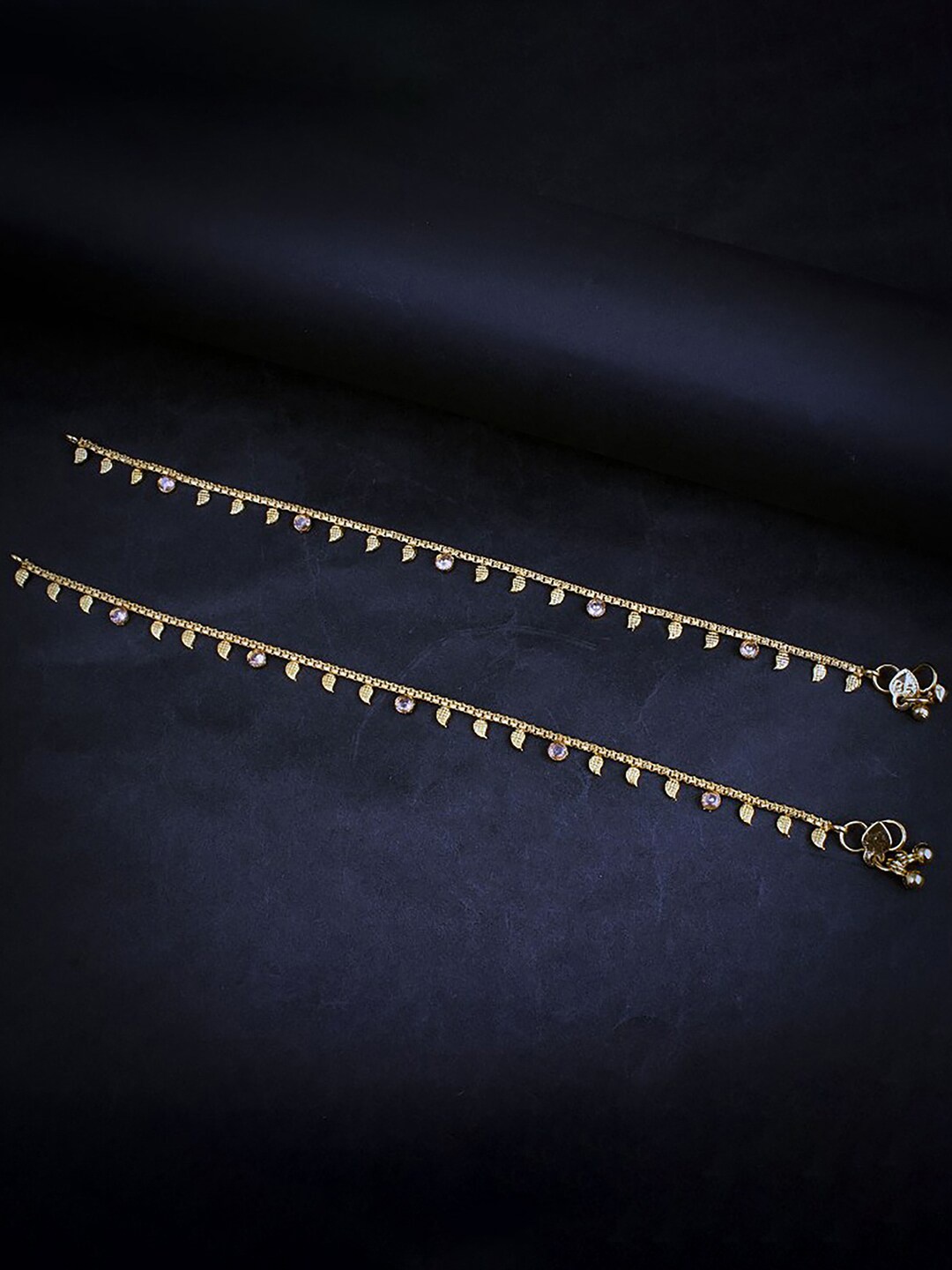 

Sukkhi 2-Pcs Gold-Plated Stone Studded Anklets