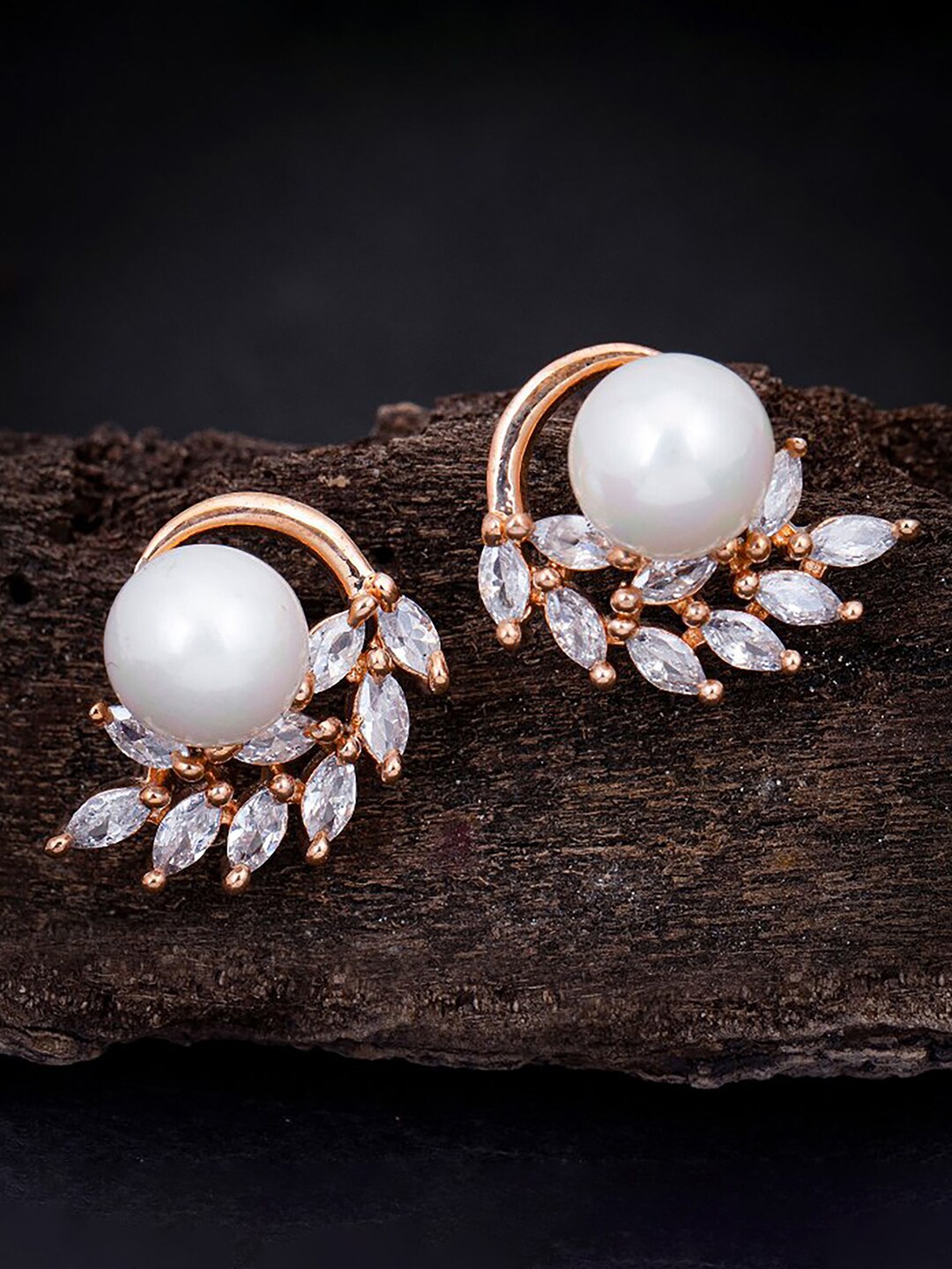 

Sukkhi Glorious Gold Plated Contemporary Studs Earrings