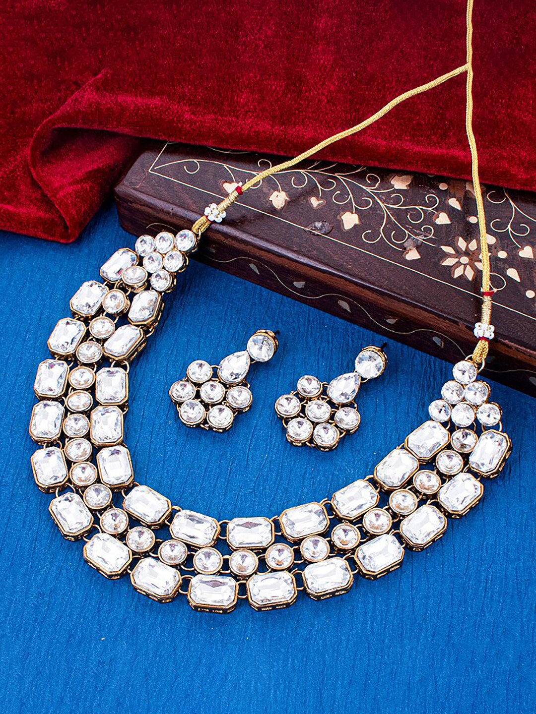 

Sukkhi Gold-Plated Kundan-Studded Necklace & Earrings