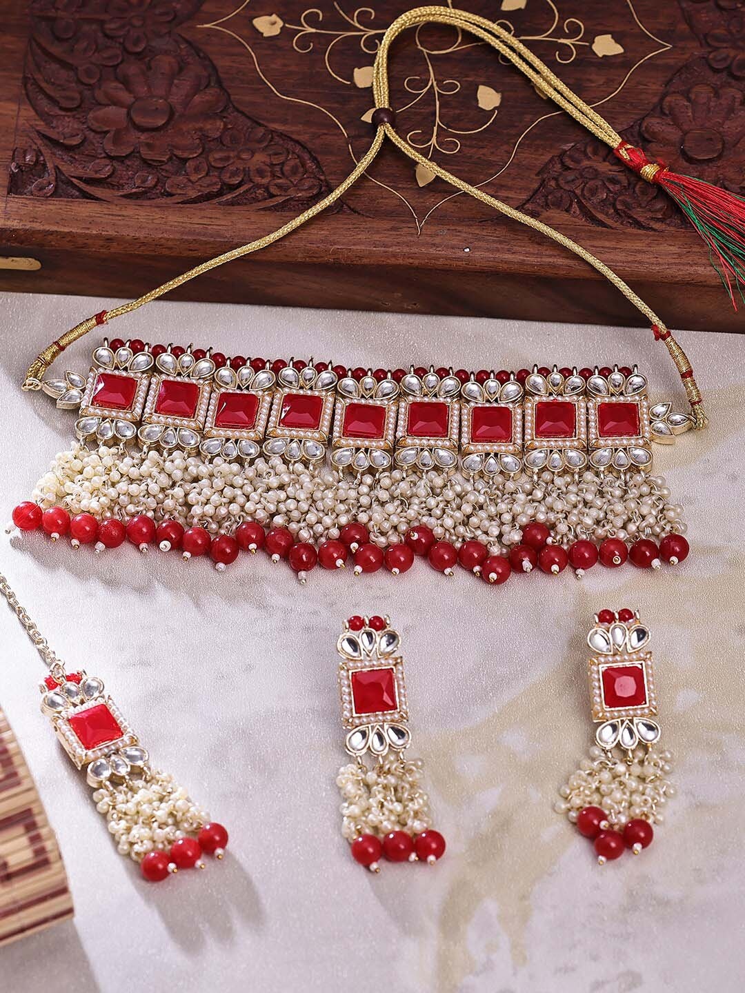 

Sukkhi Gold-Plated Stone-Studded & Beaded Jewellery Set With Maang Tikka