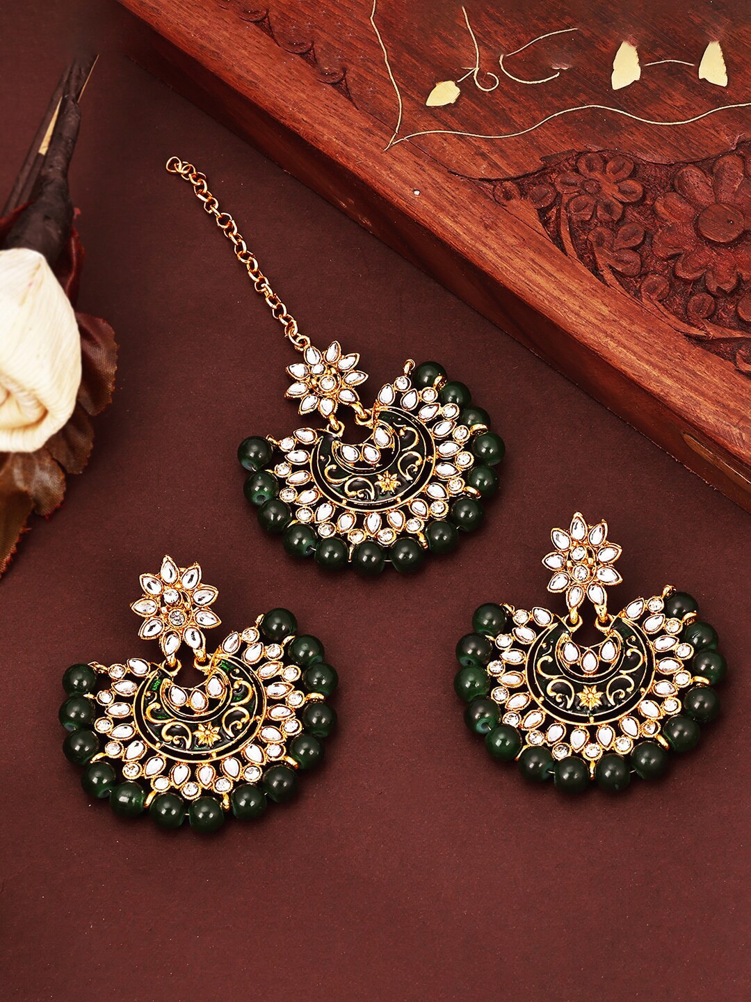 

Sukkhi Gold-Plated Kundan-Studded & Beaded Meenakari Earrings And Maang Tikka Set