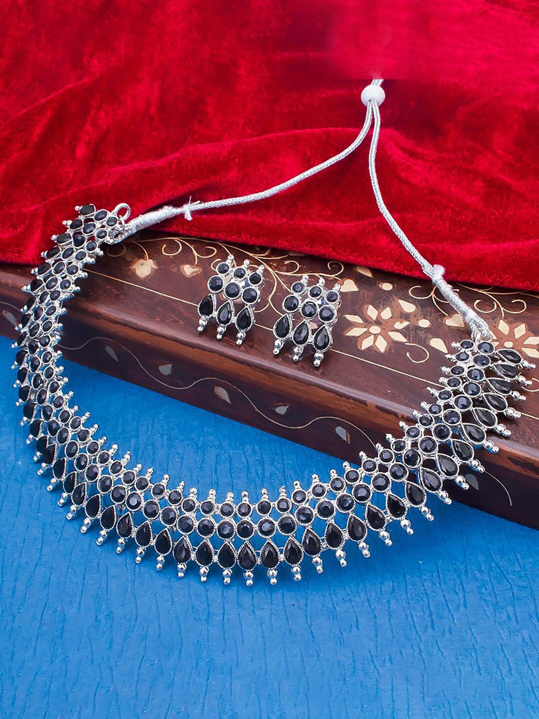 

Sukkhi Silver-Plated Stone-Studded Oxidised Jewellery Set