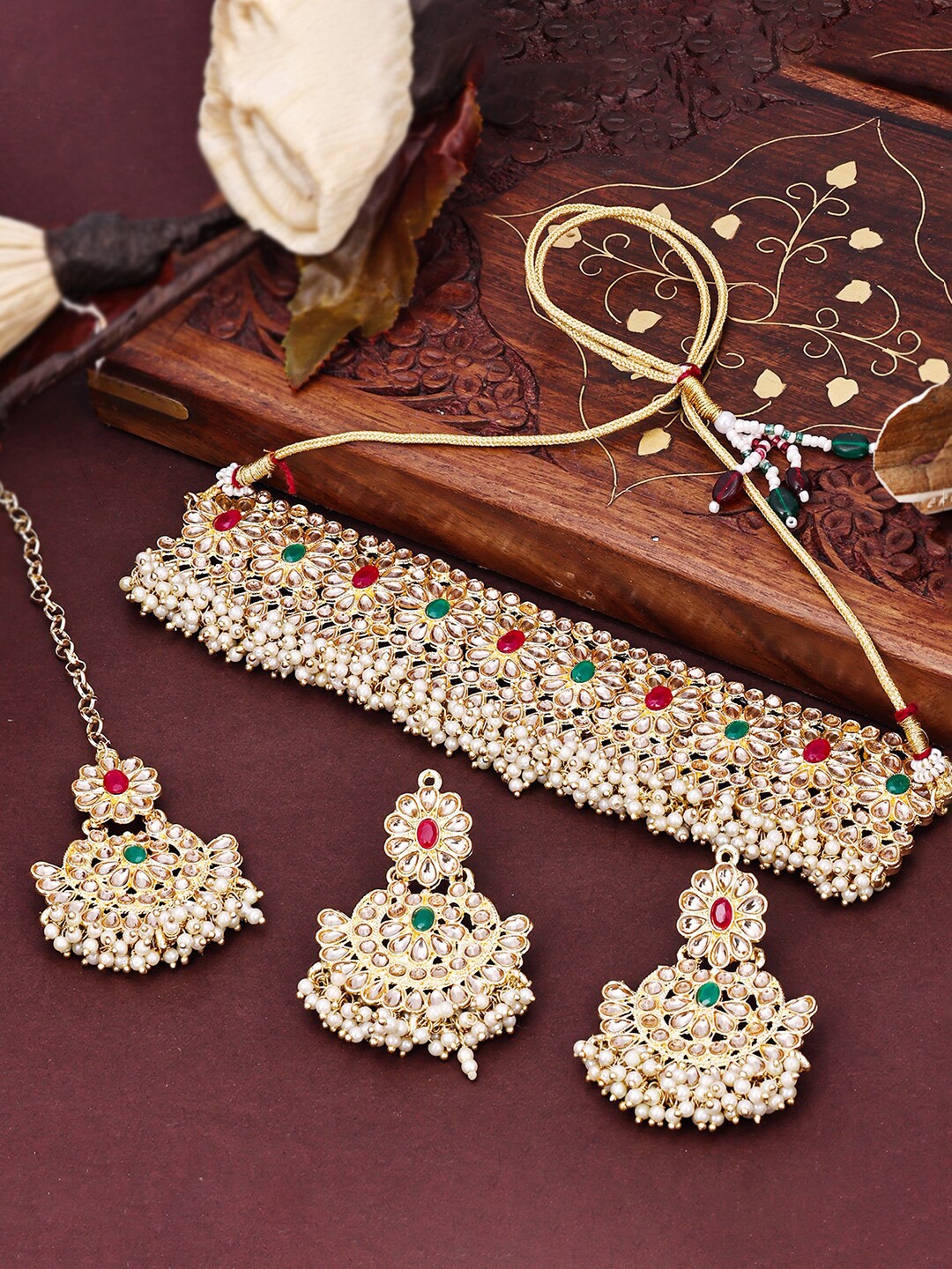 

Sukkhi Gold-Plated Kundan-Studded & Beaded Jewellery Set