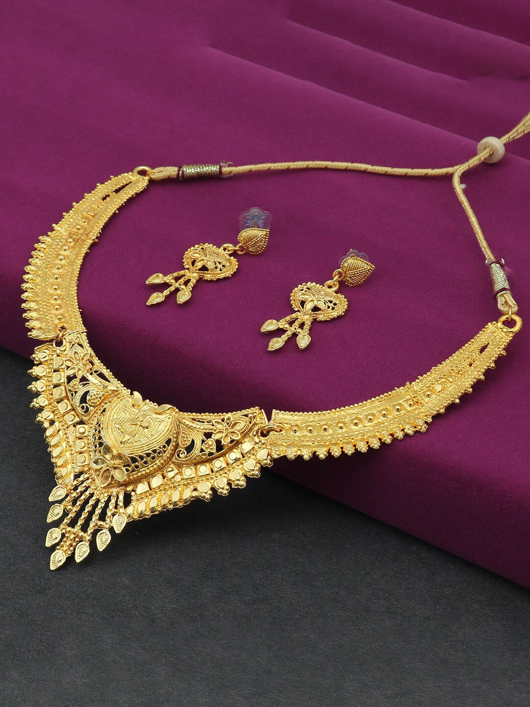 

Sukkhi Gold-Plated Jewellery Set