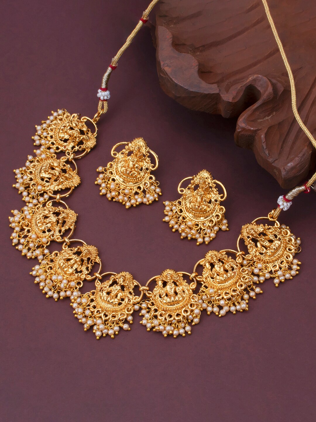 

Sukkhi Gold-Plated Stone Studded & Pearls Beaded Jewellery Set