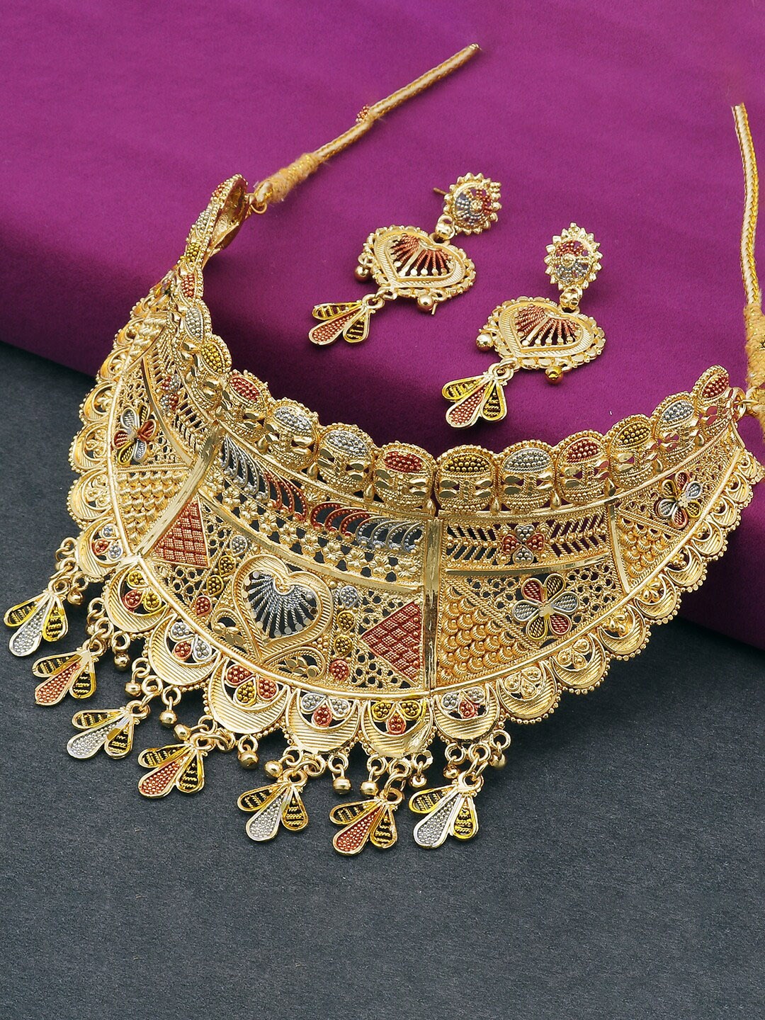

Sukkhi 24 Carat Gold-Plated Stone Studded & Beaded Jewellery Set