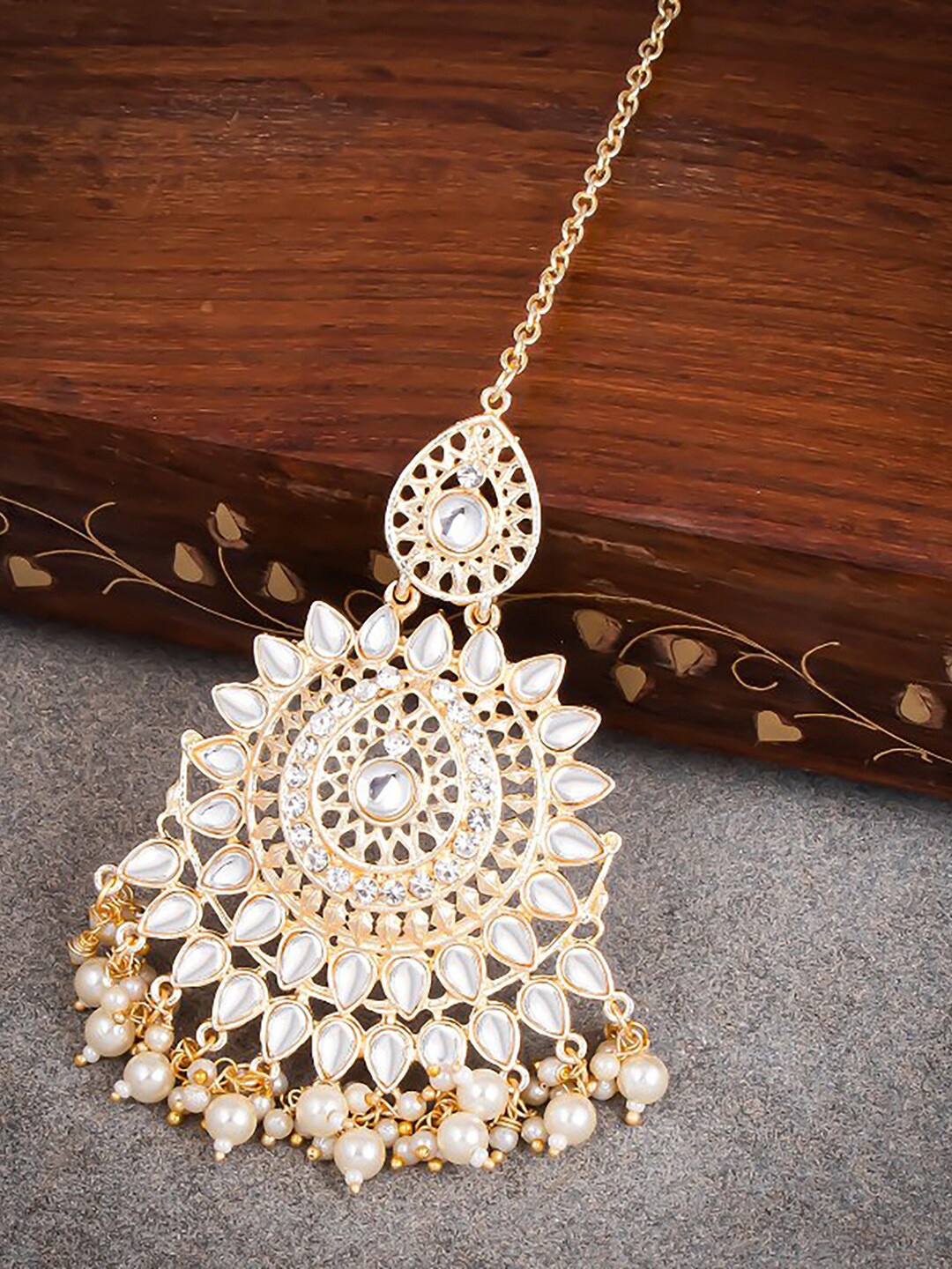 

Sukkhi Gold-Plated Kundan Studded & Beaded Maang Tika