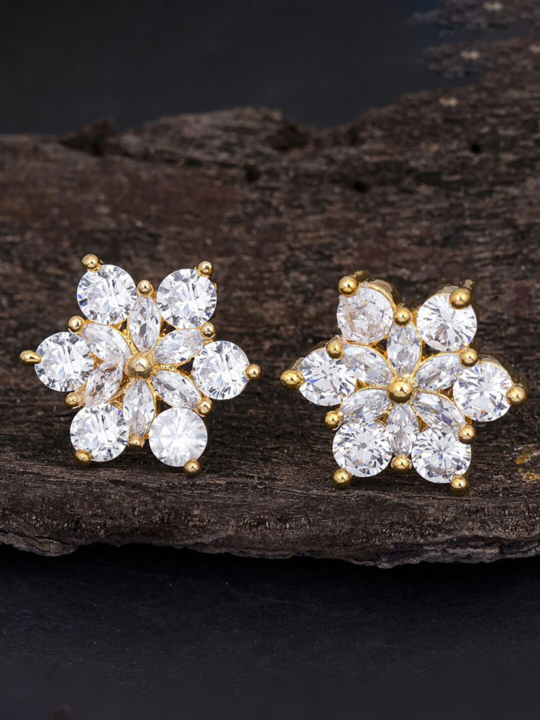 

Sukkhi Gold-Plated Floral Studs Earrings