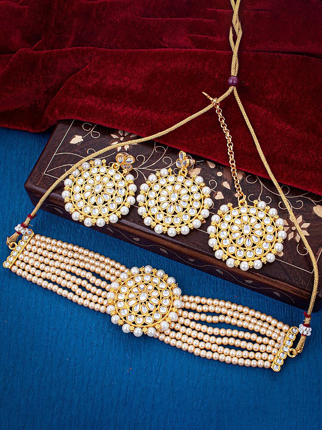 

Sukkhi Gold-Plated Stone-Studded & Beaded Jewellery Set