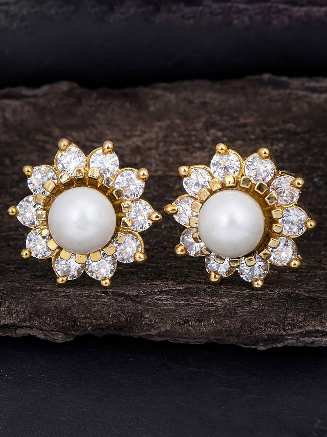 

Sukkhi Gold-Plated Floral Studs Earrings