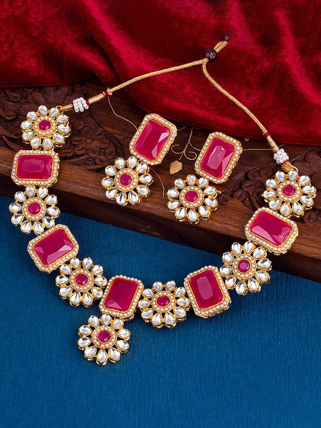 

Sukkhi Gold-Plated Kundan Studded Necklace & Earrings