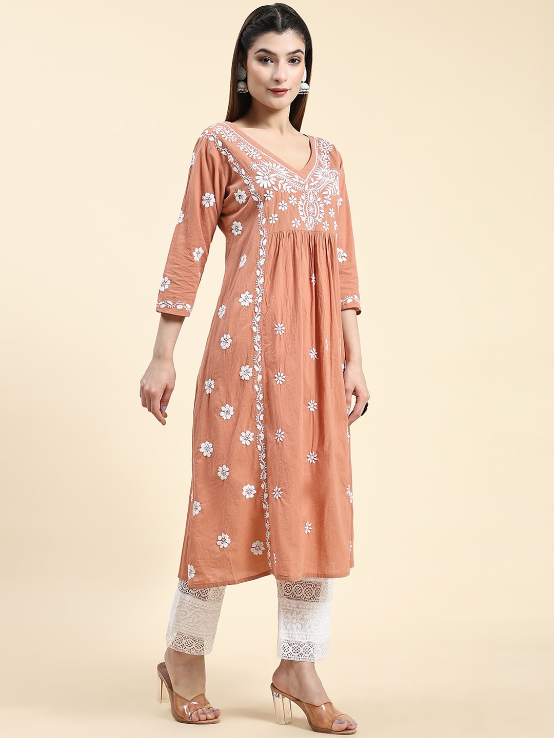 

HOUSE OF KARI V-Neck Ethnic Motifs Embroidered Chikankari A-Line Cotton Kurta, Peach