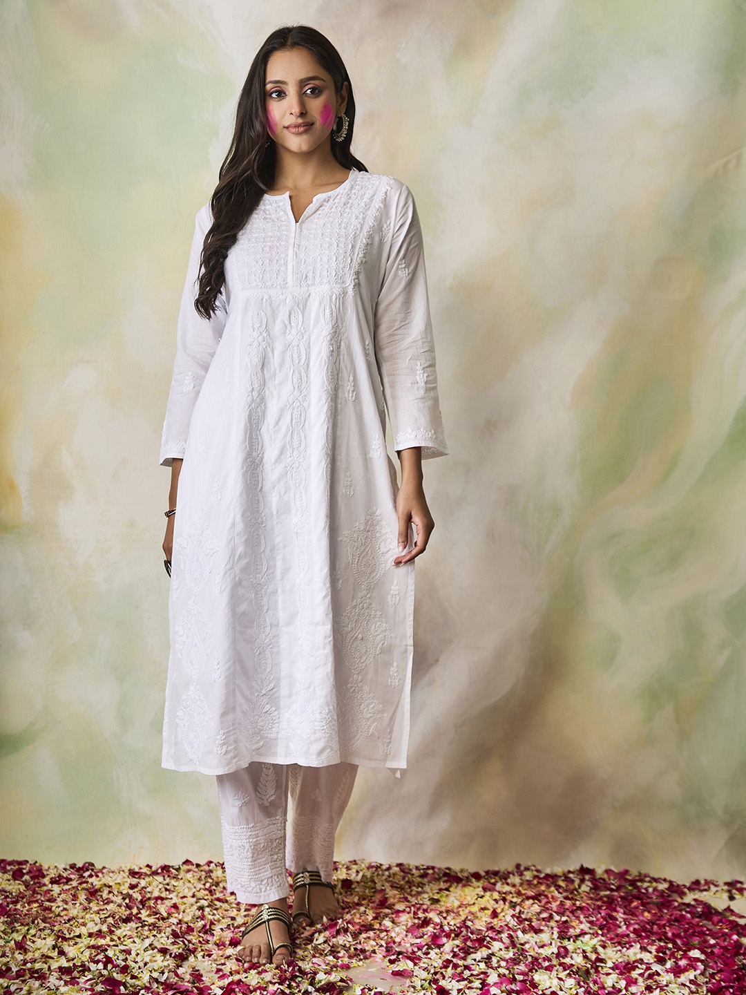

HOUSE OF KARI Notched Neck Ethnic Motifs Embroidered Chikankari Cotton Kurta, White