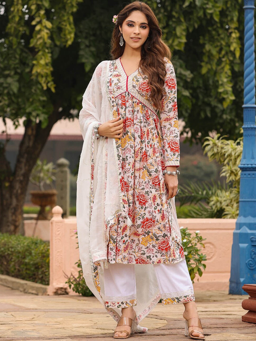 

EverBloom Floral Printed Gotta Patti Pure Cotton Kurta with Trousers & Dupatta, White