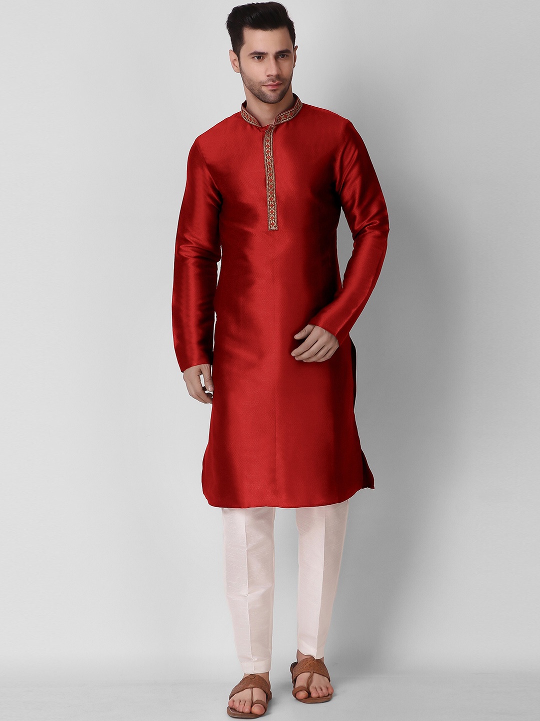Cult Indie Mandarin Collar Thread Work Jacquard Kurta, Maroon