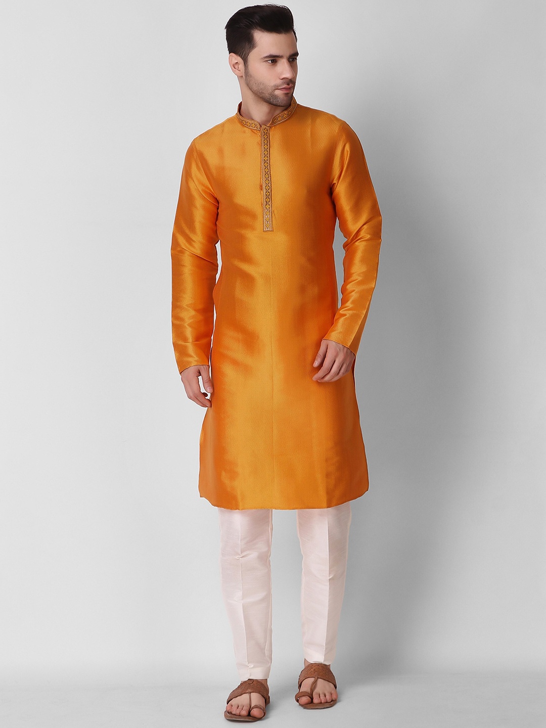 

Cult Indie Mandarin Collar Thread Work Jacquard Kurta, Mustard