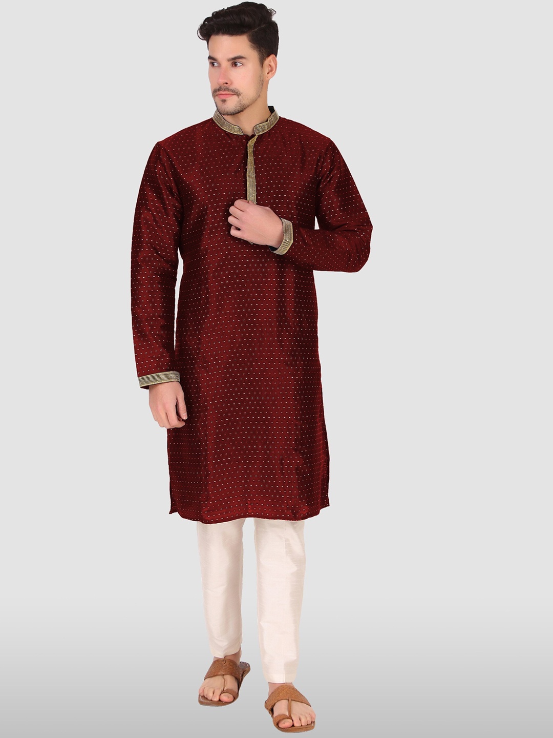 

Cult Indie Mandarin Collar Geometric Embroidered Jacquard Straight Kurta, Maroon