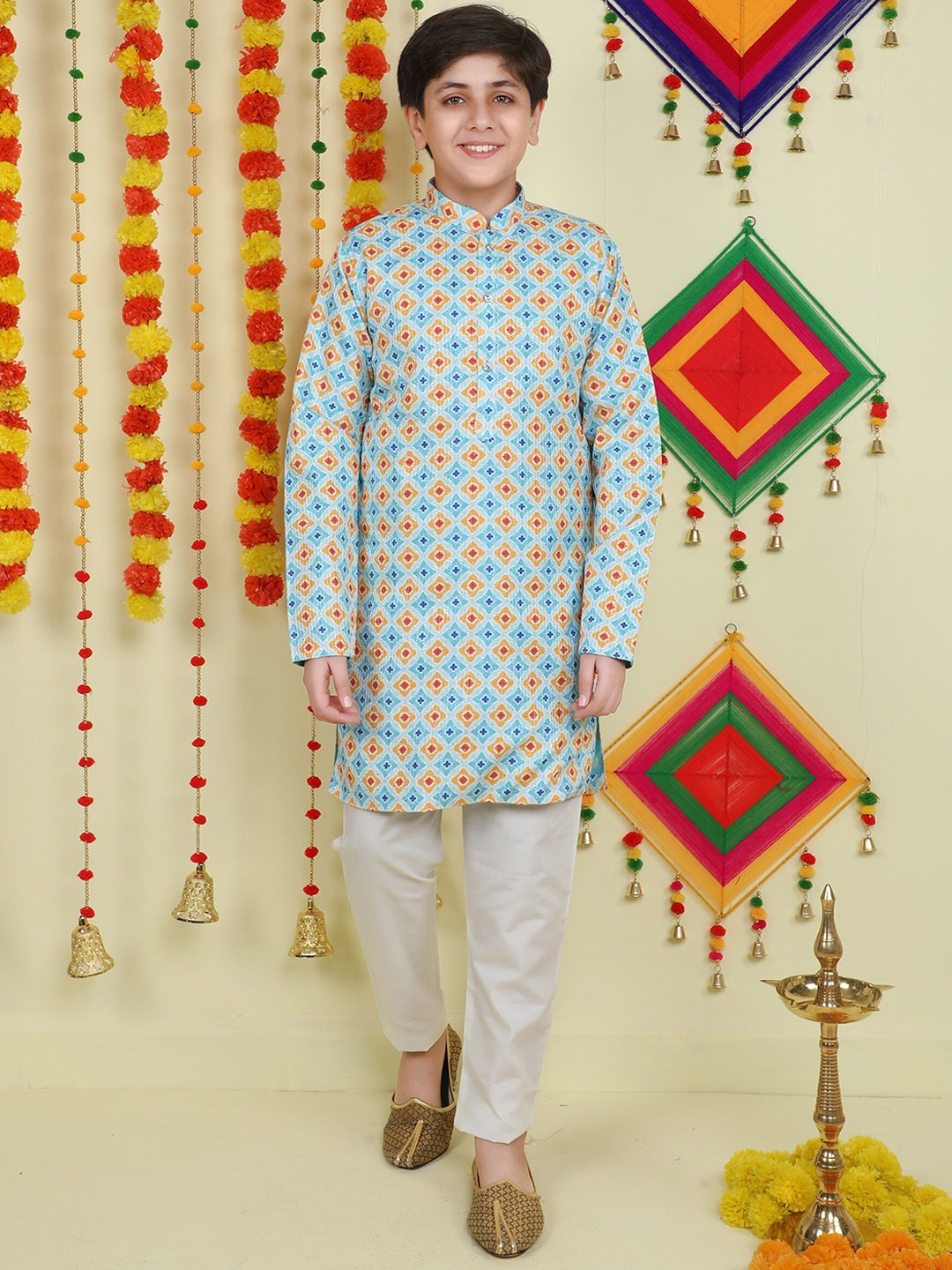 

Jeetethnics Boys Ethnic Motifs Printed Sequined Kurta with Pyjamas, Blue