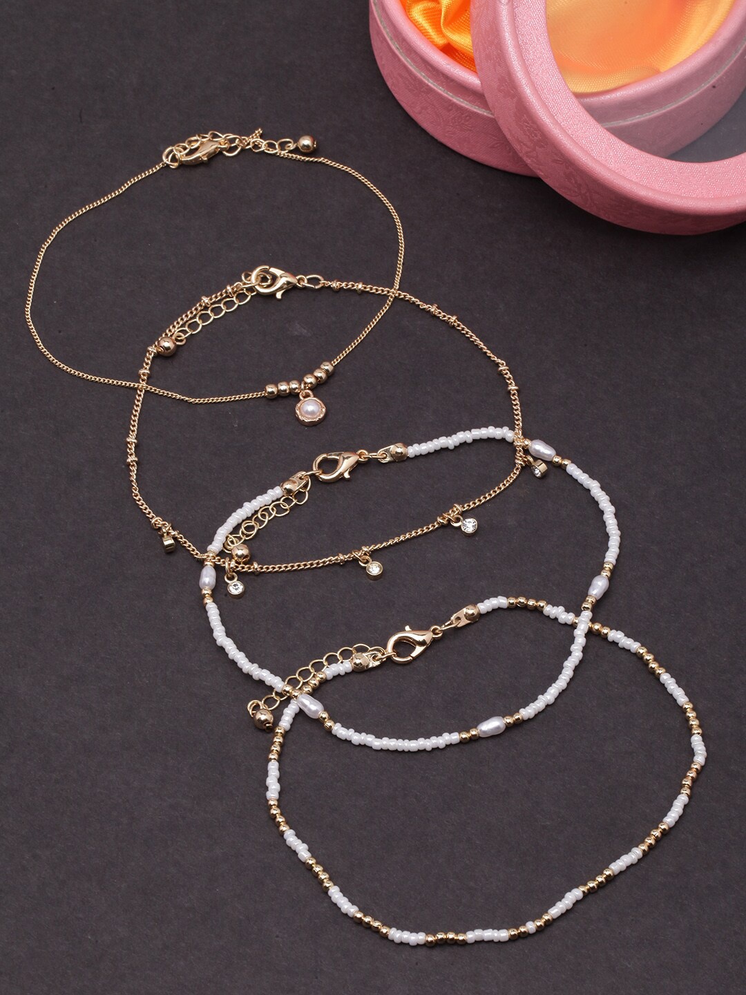 

DIVA WALK Set Of 4 Gold-Plated Beaded Anklets