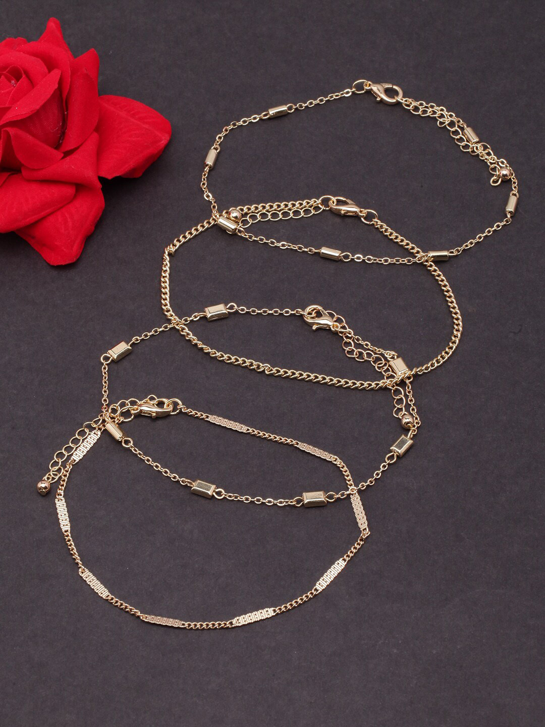 

DIVA WALK Set Of 4 Gold-Plated Anklets