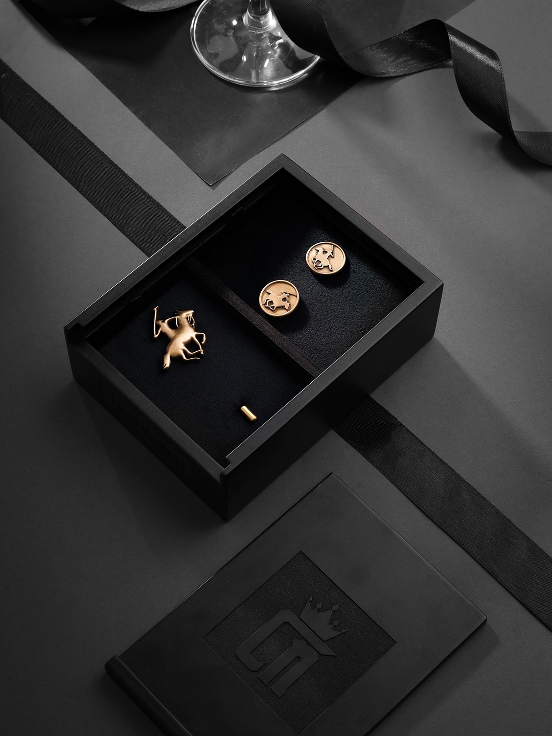

COSA NOSTRAA Men The Warrior Accessory Gift Set, Gold