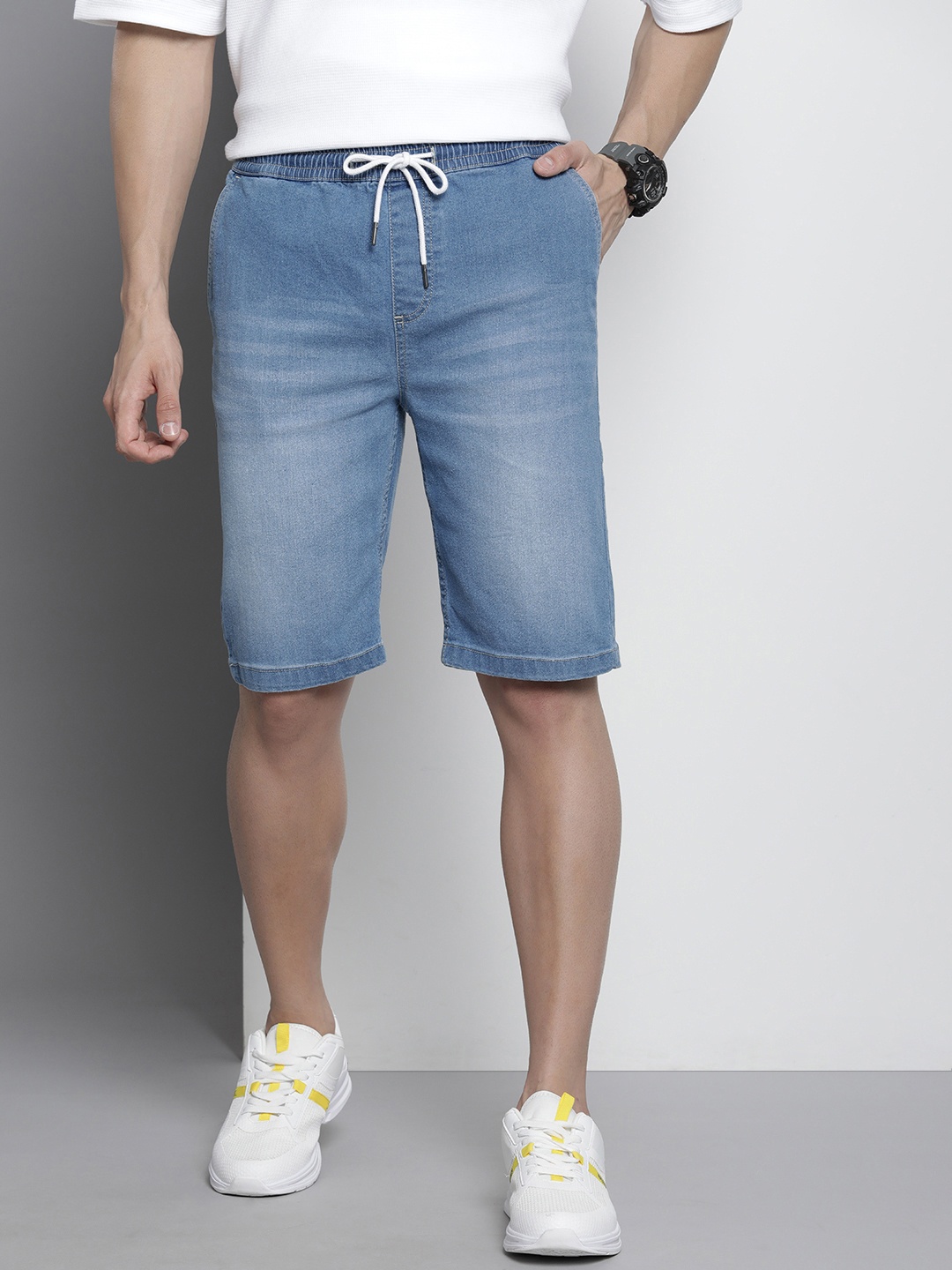 

The Indian Garage Co Men Faded Denim Shorts, Blue