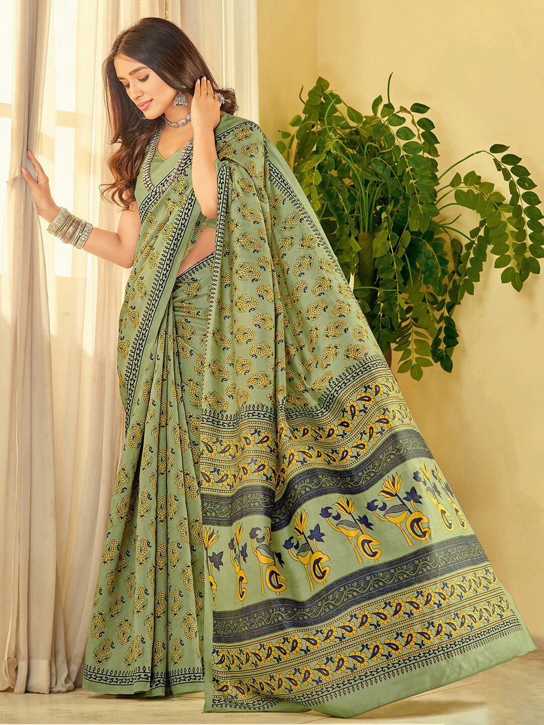 

KALINI Paisley Printed Bhagalpuri Saree, Green