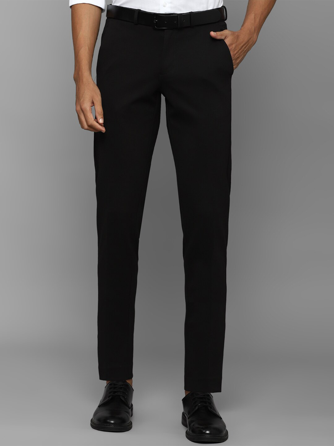 

Allen Solly Men Slim Fit Trousers, Black
