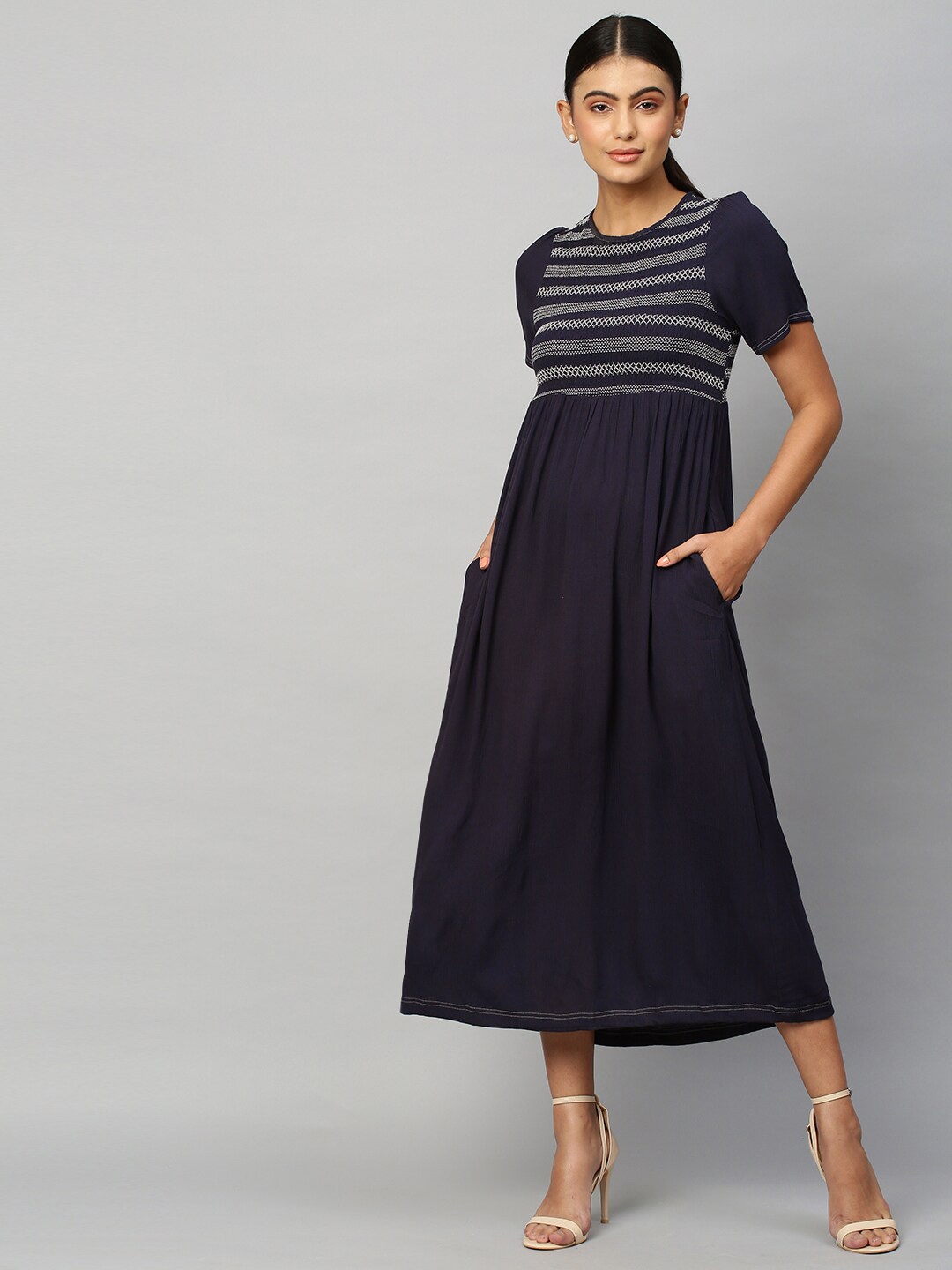 

Chemistry Smocked Crinkle A-Line Midi Dress, Navy blue