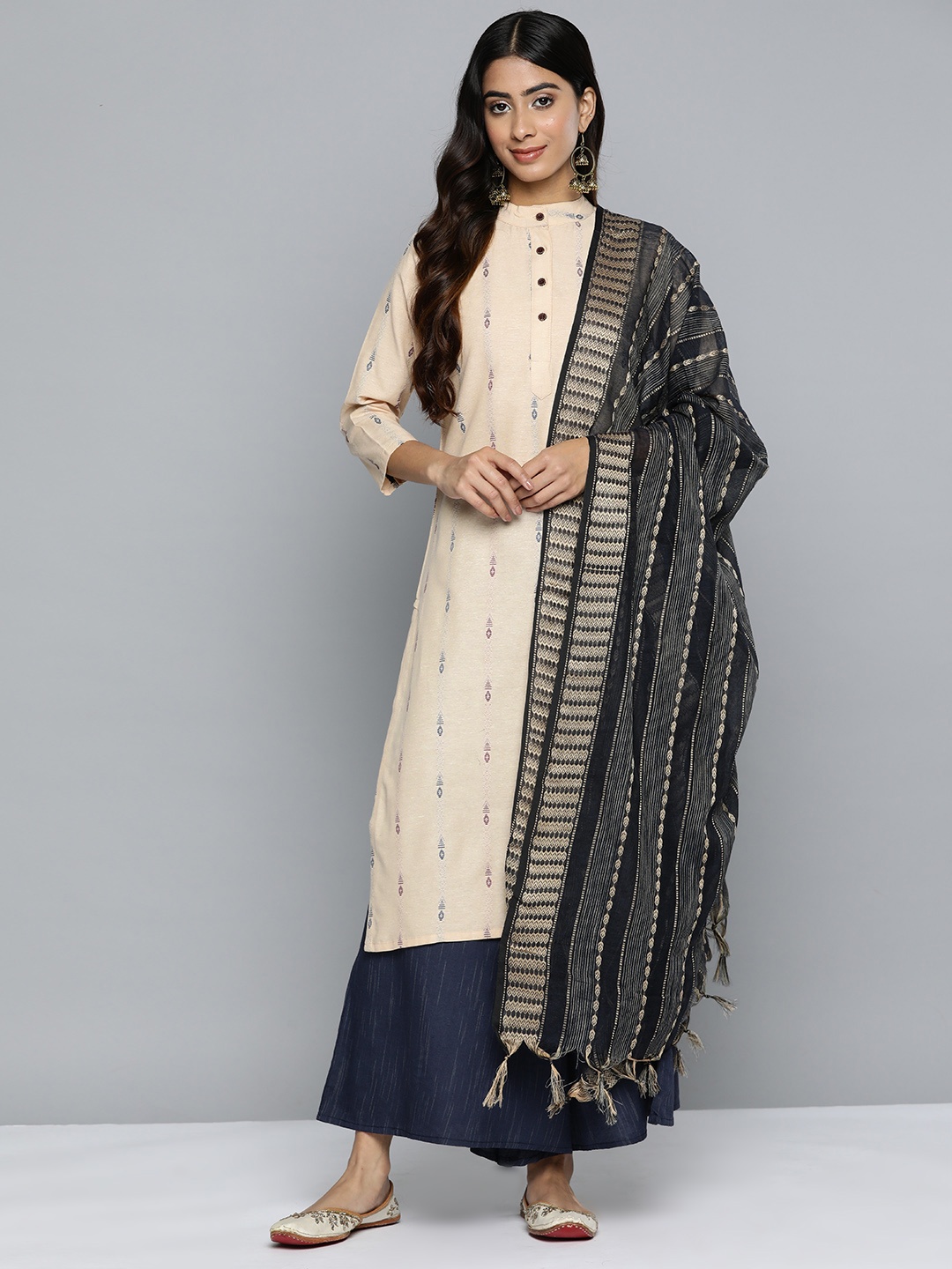 

Jompers Woven Design Kurta With Palazzos & Dupatta, Cream