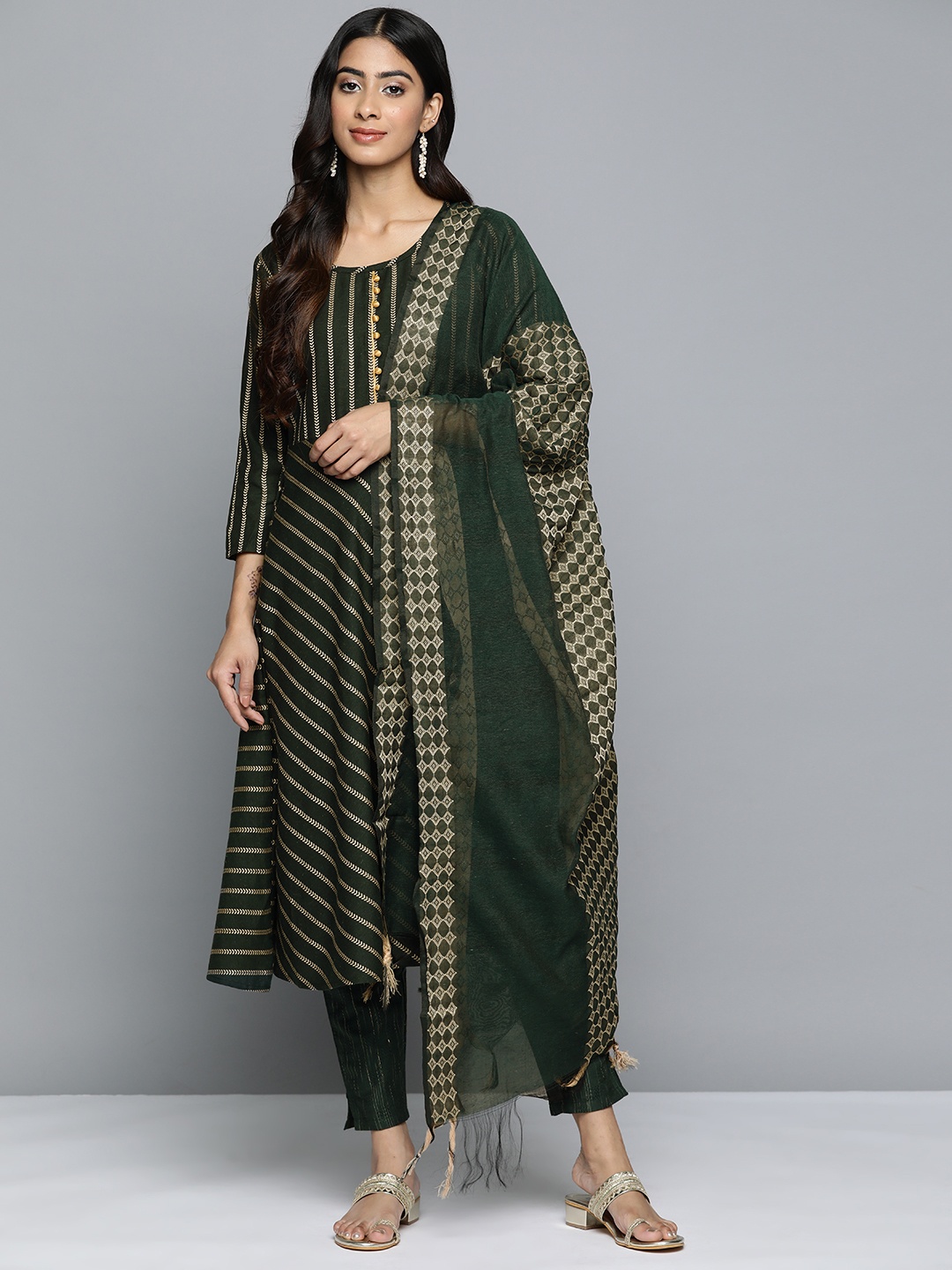 

Jompers Embroidered Kurta With Trousers & Dupatta, Green